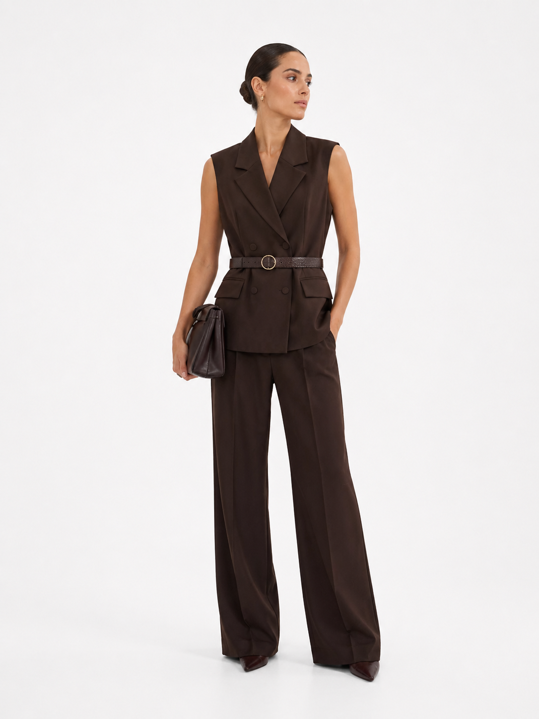 Ensemble pantalon droit et gilet tailleur ceinturé