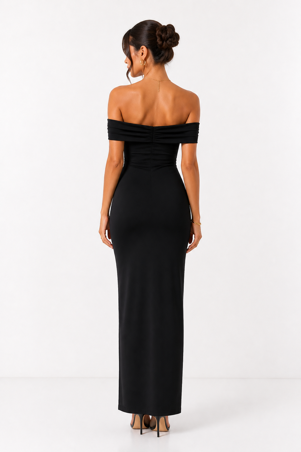 Robe longue épaules dénudées fendue noir
