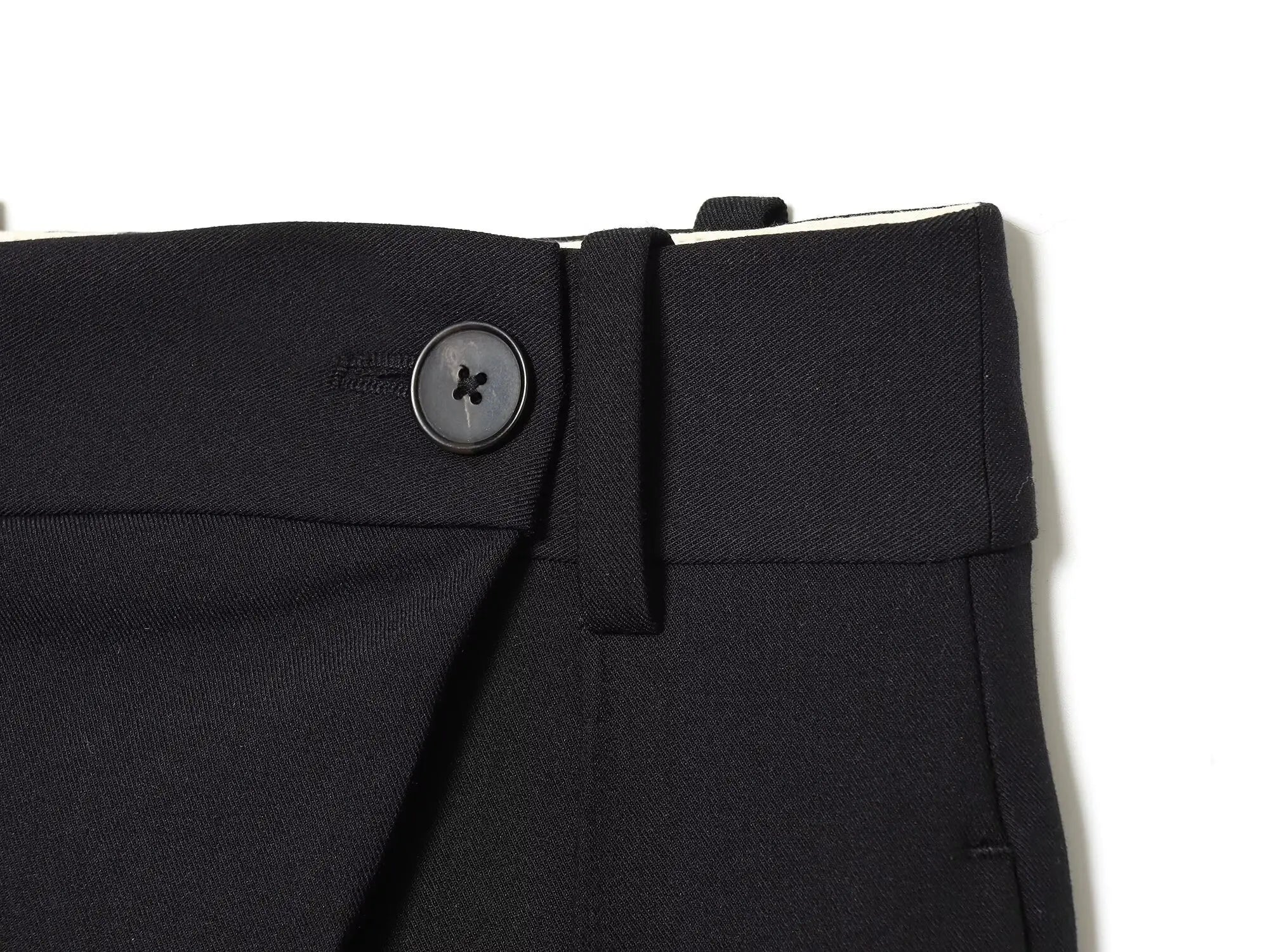 Pantalon noir asymétrique taille haute