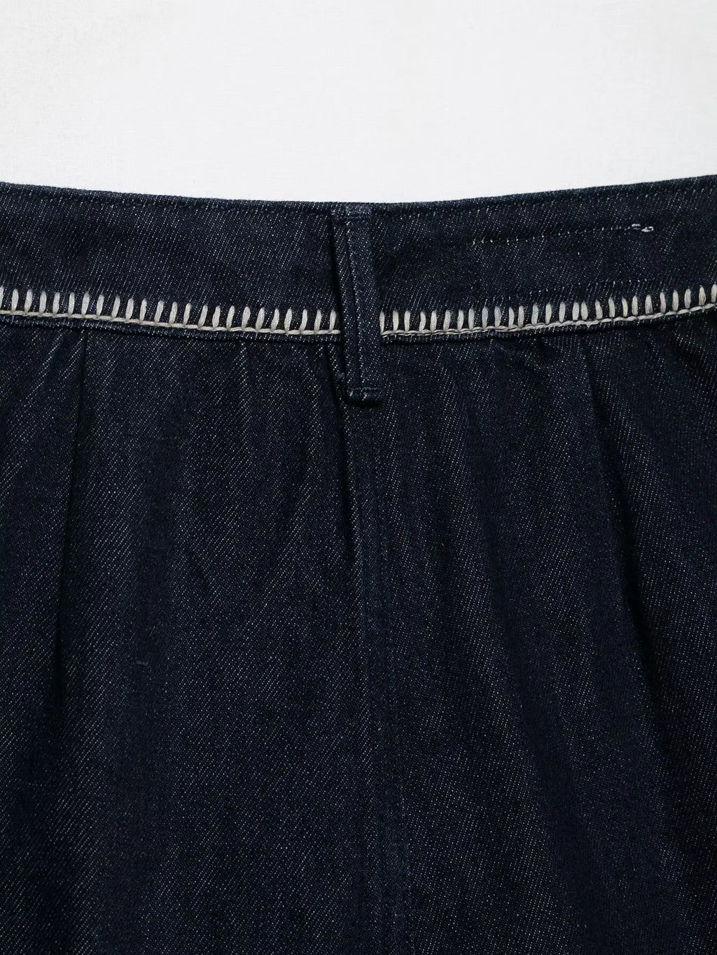 Short en denim structuré à poches