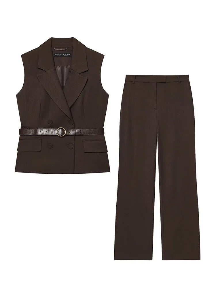 Ensemble pantalon droit et gilet tailleur ceinturé