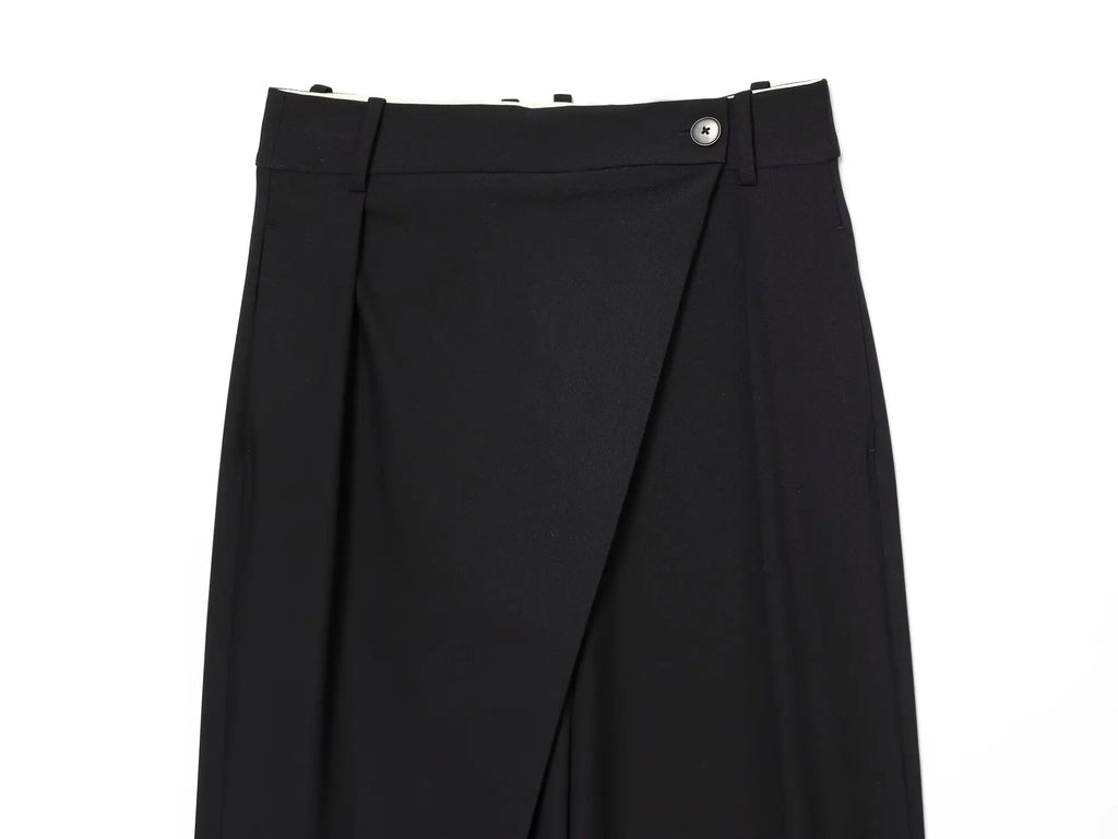 Pantalon noir asymétrique taille haute