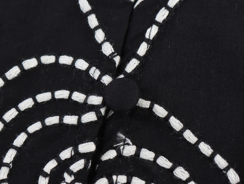Blouse courte à col V boutonnée