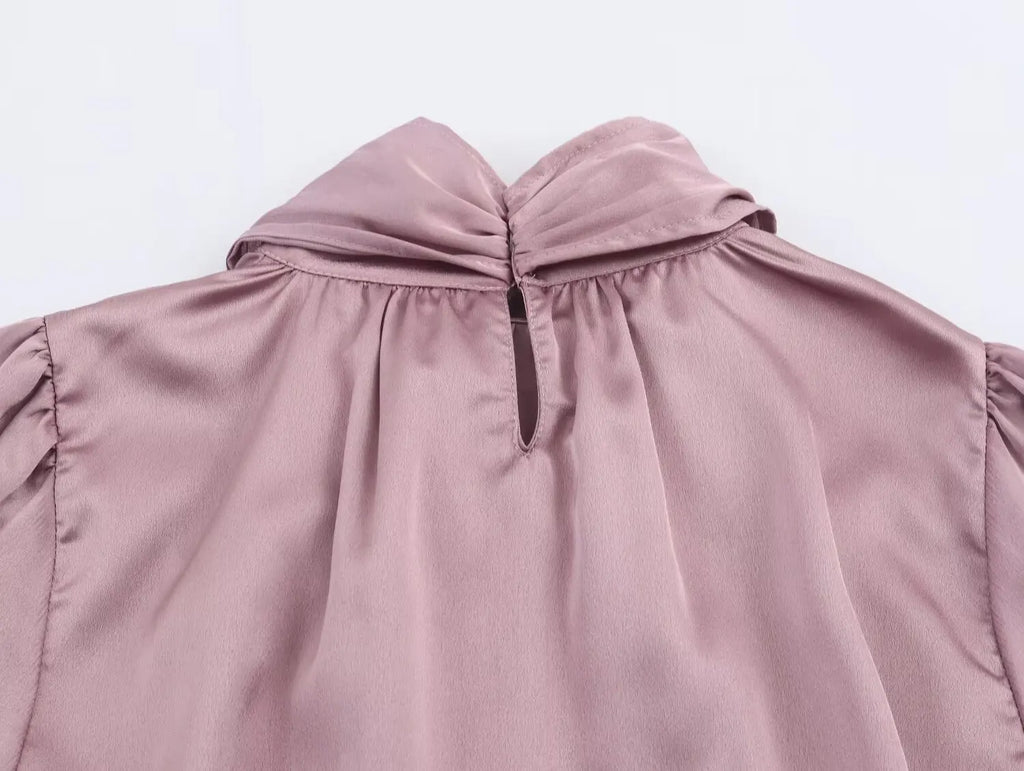 Blouse satinée à nœud lavande