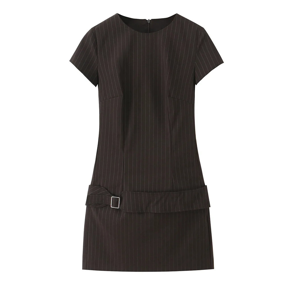 Robe courte ceinturée taille haute