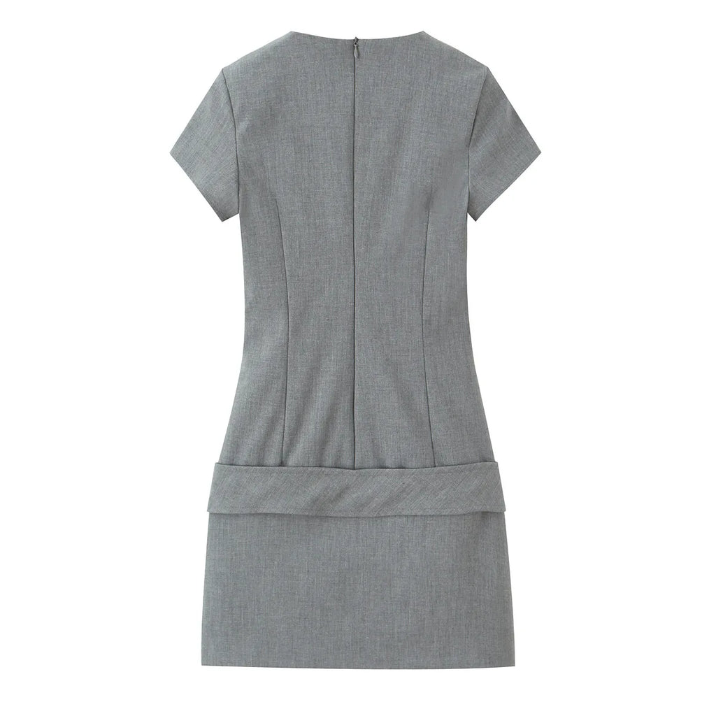 Robe courte ceinturée taille haute