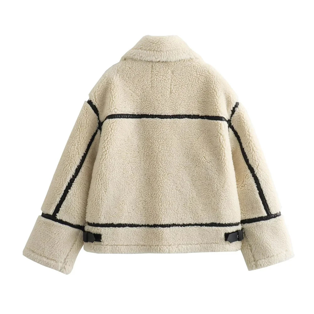 Veste courte effet shearling contrasté esprit contemporain