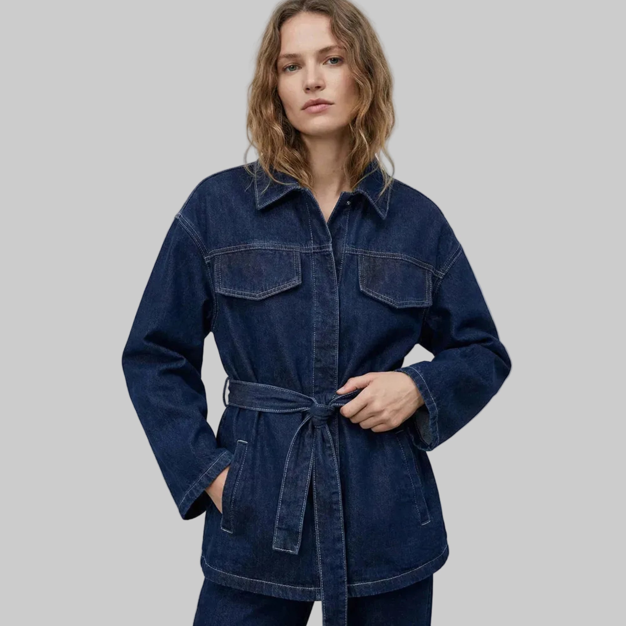 Veste en denim ceinturée bleu profond