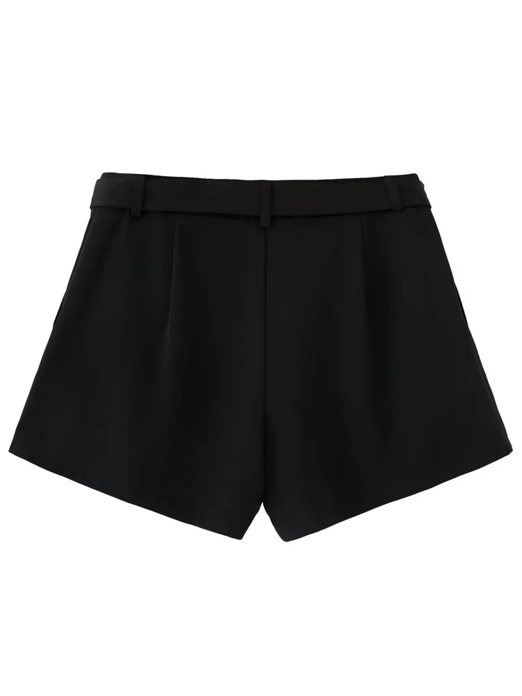 Short noir plissé à ceinture