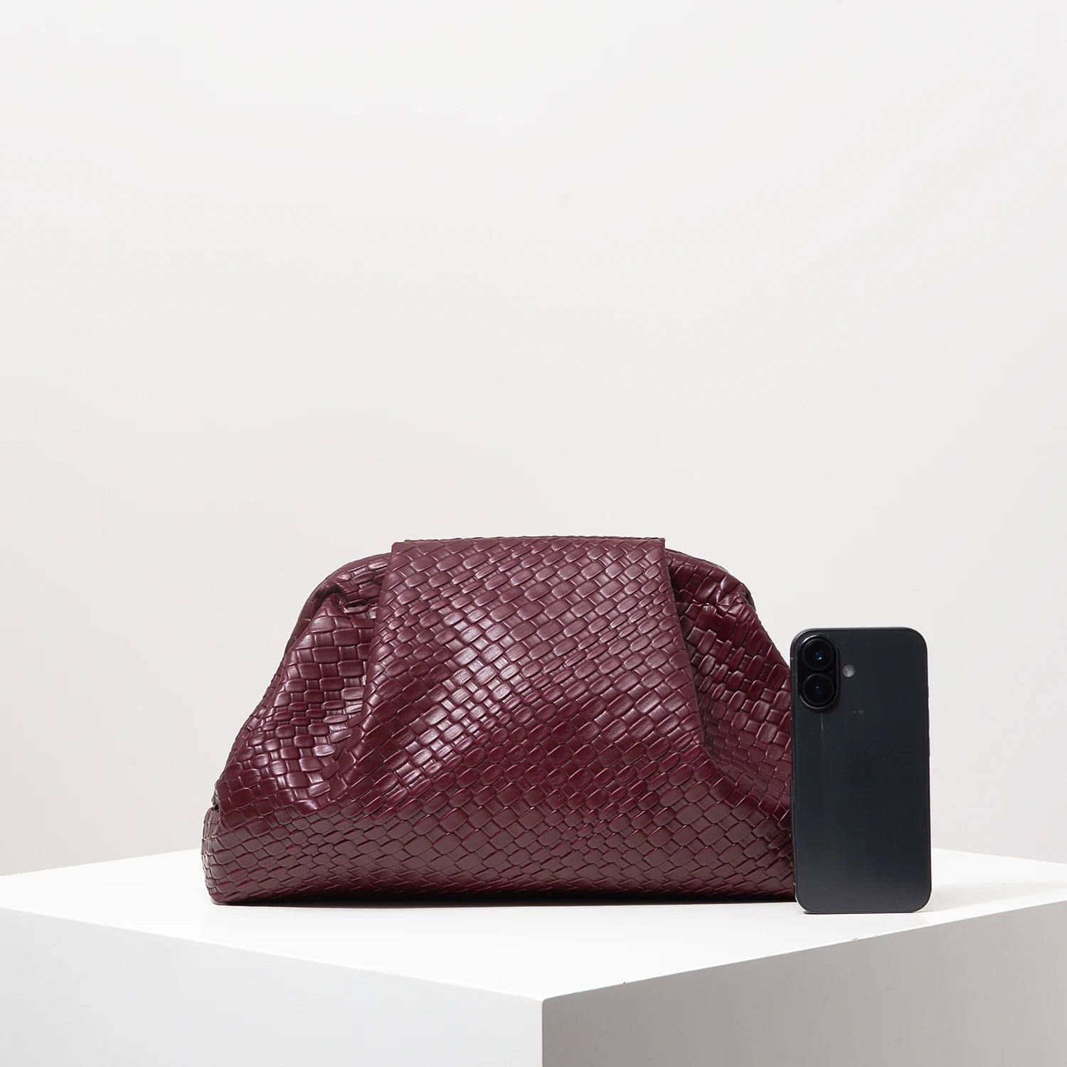 Pochette tressée bordeaux