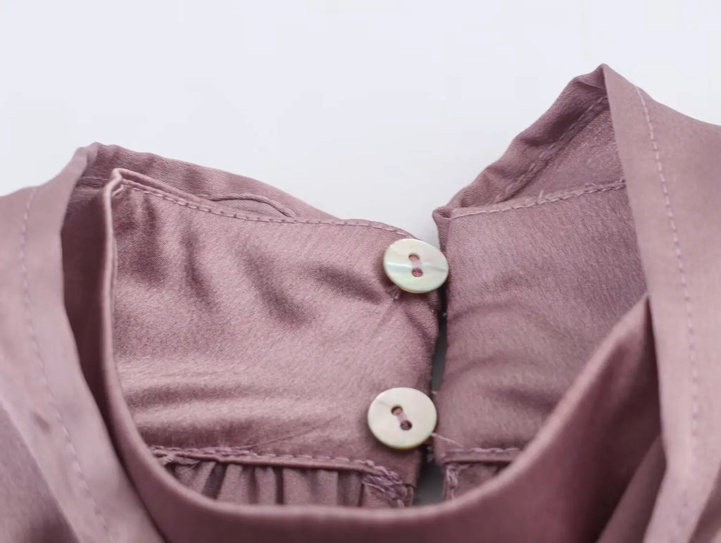 Blouse satinée à nœud lavande