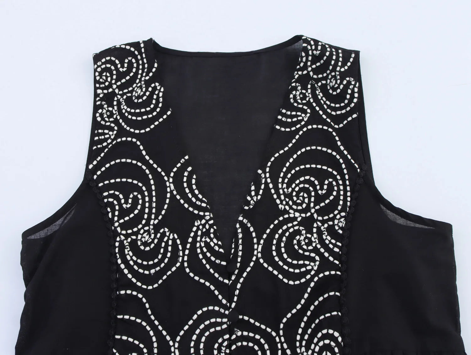 Blouse courte à col V boutonnée