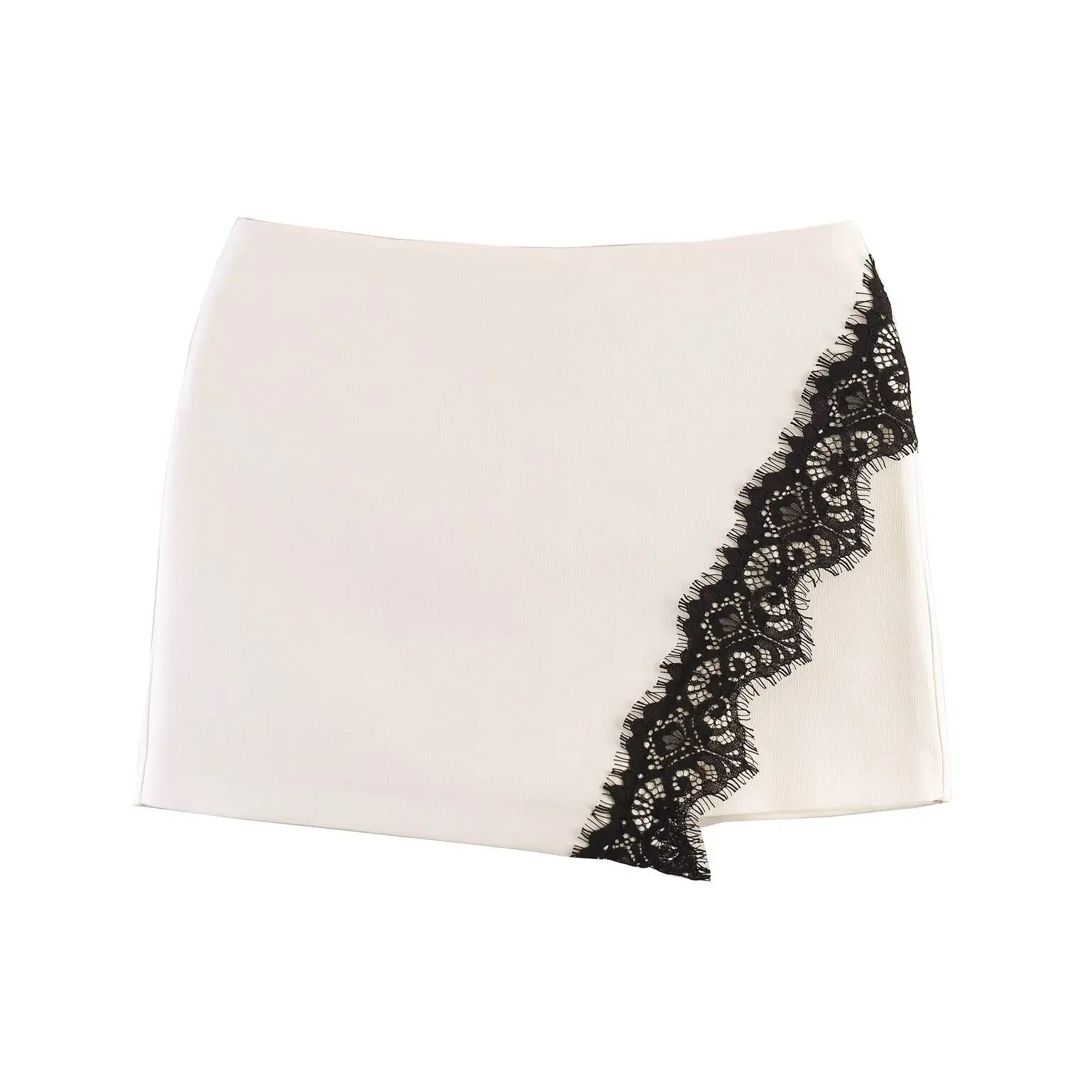 Jupe-short noire à finition dentelle