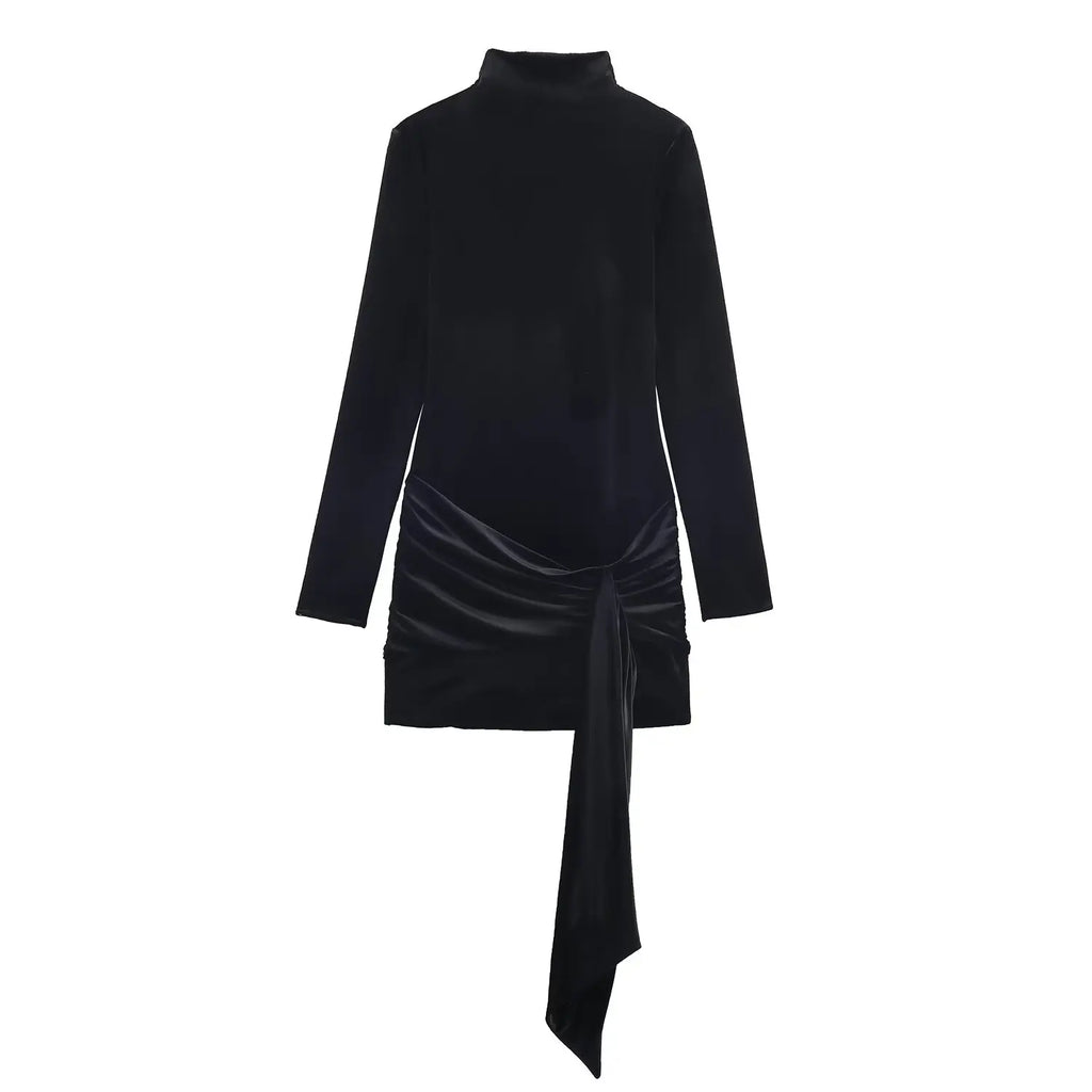 Robe courte col montant en velours noir