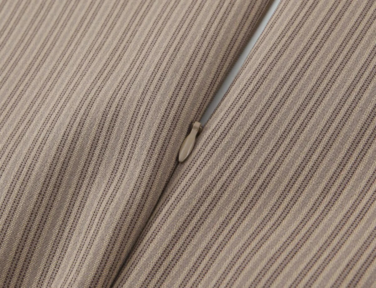 Robe courte rayée à col V