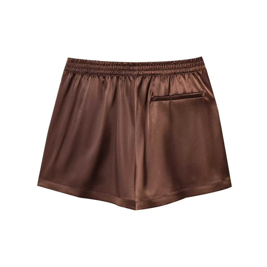 Short satiné chocolat à finition dentelle